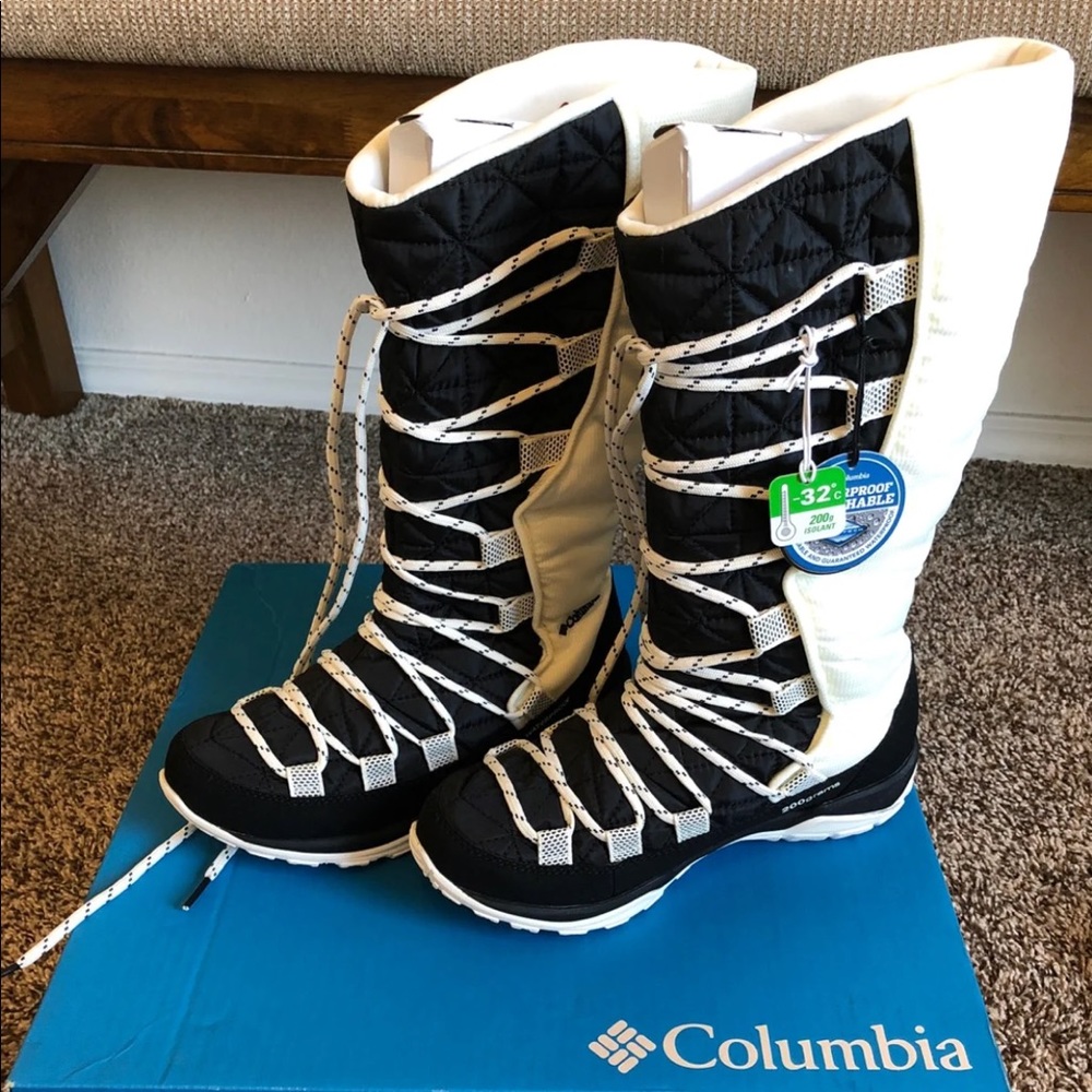 Columbia techlite boots women’s size 6 NWT